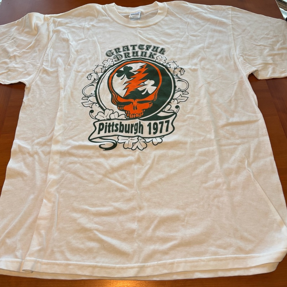 Gildan White Graphic T-Shirt with Green and Orange Design
